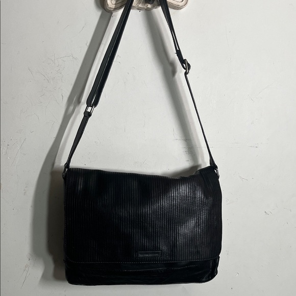 Frye Company Black Leather Men's Messenger Bag - Picture 1 of 14